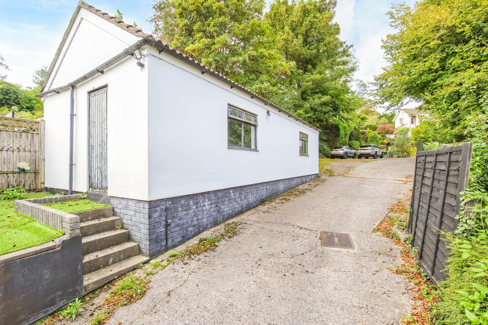 White Lodge, Mill Road, Dinas Powys, CF64 4BT